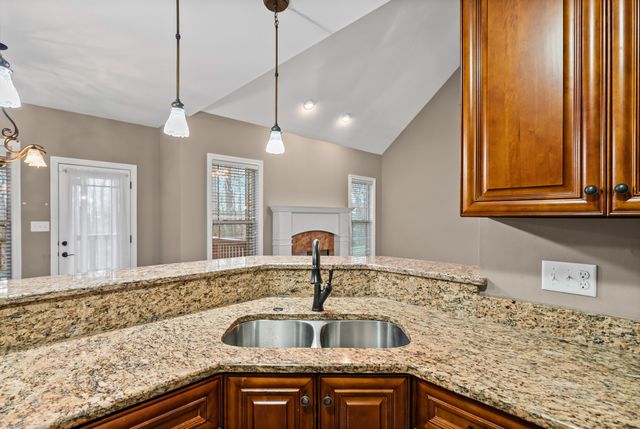 208 Markie Drive, Clarksville, TN 37043