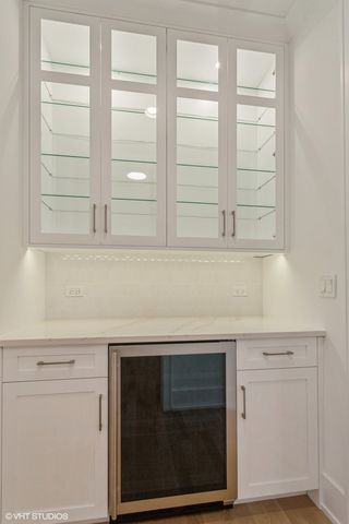 946 S Garfield Street, Hinsdale, IL 60521