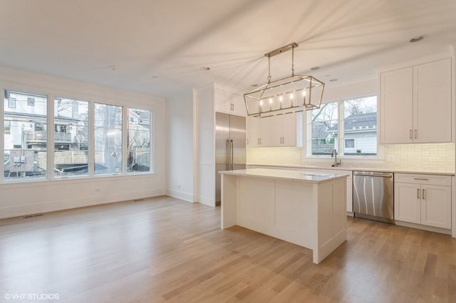 946 S Garfield Street, Hinsdale, IL 60521