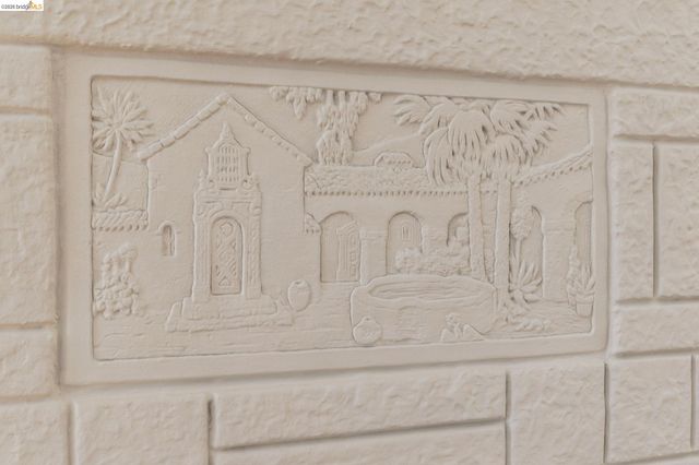 900 Rosemount Rd, Oakland, CA 94610