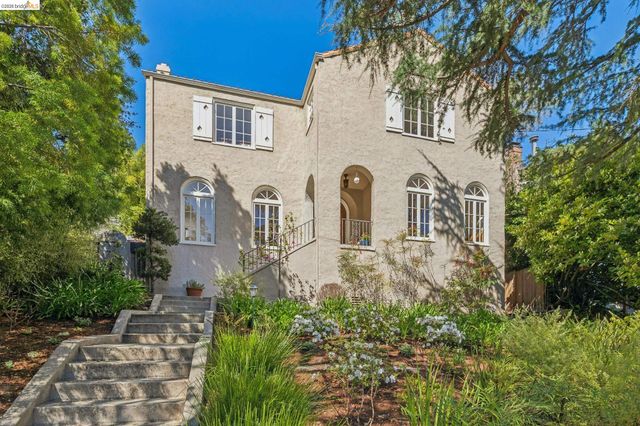 900 Rosemount Rd, Oakland, CA 94610