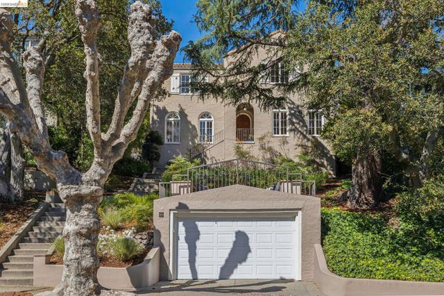 900 Rosemount Rd, Oakland, CA 94610