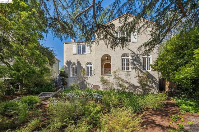 900 Rosemount Rd, Oakland, CA 94610