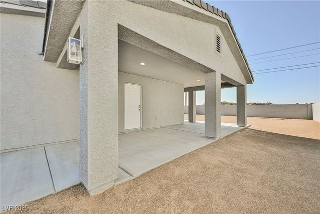 861 East Valiant Avenue, Pahrump, NV 89060