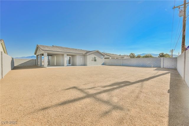 861 East Valiant Avenue, Pahrump, NV 89060