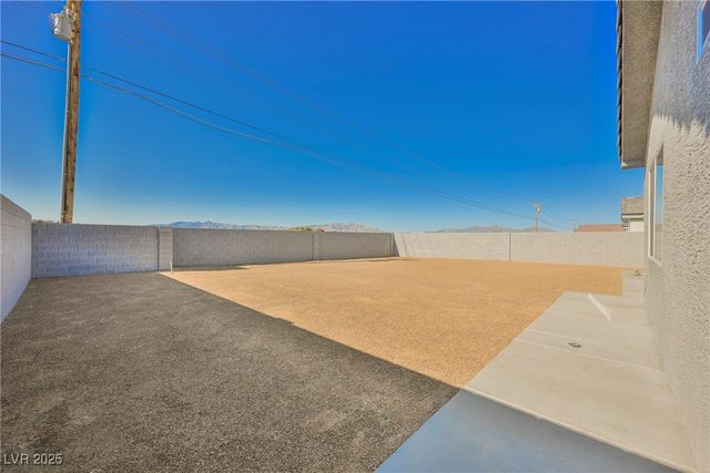 861 East Valiant Avenue, Pahrump, NV 89060