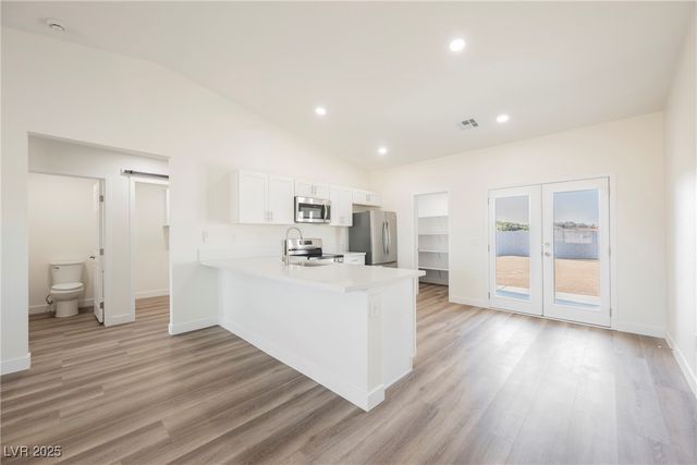 861 East Valiant Avenue, Pahrump, NV 89060