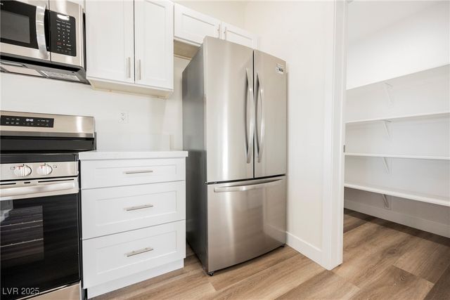 861 East Valiant Avenue, Pahrump, NV 89060