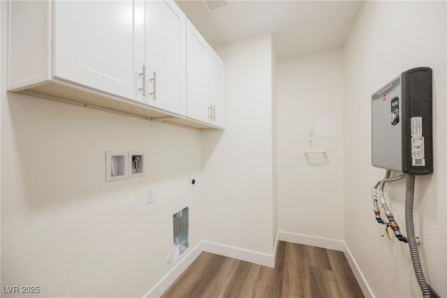 861 East Valiant Avenue, Pahrump, NV 89060