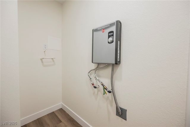 861 East Valiant Avenue, Pahrump, NV 89060