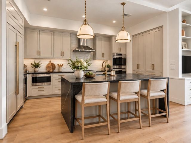 2325 Welch Street 704, Houston, TX 77019