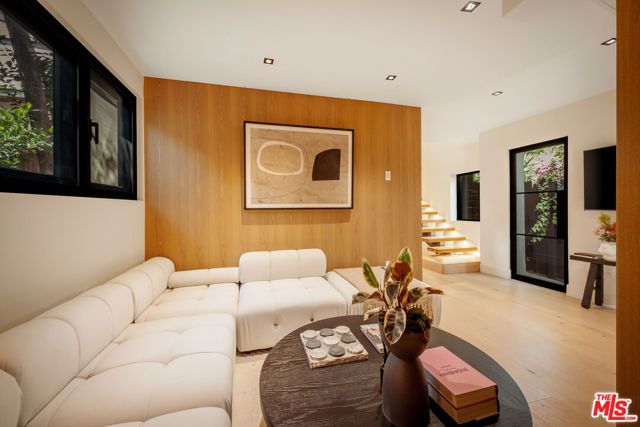 8631 Lookout Mountain Avenue, Los Angeles, CA 90046