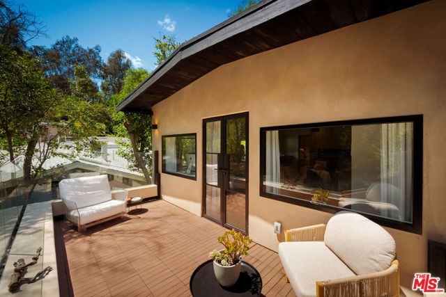 8631 Lookout Mountain Avenue, Los Angeles, CA 90046