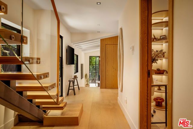 8631 Lookout Mountain Avenue, Los Angeles, CA 90046