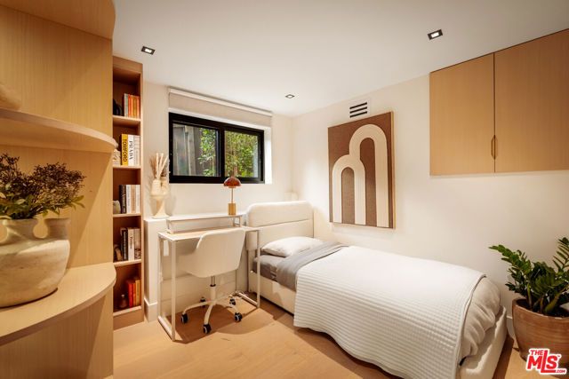 8631 Lookout Mountain Avenue, Los Angeles, CA 90046