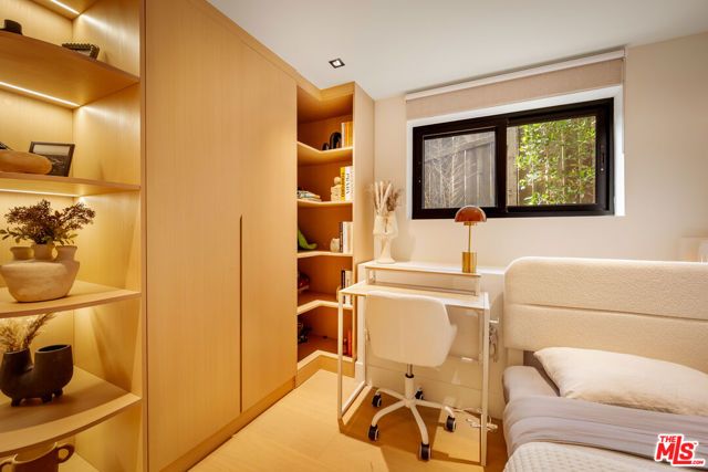 8631 Lookout Mountain Avenue, Los Angeles, CA 90046