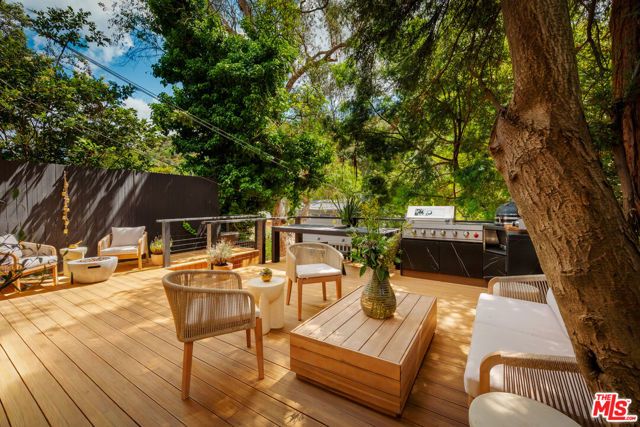 8631 Lookout Mountain Avenue, Los Angeles, CA 90046