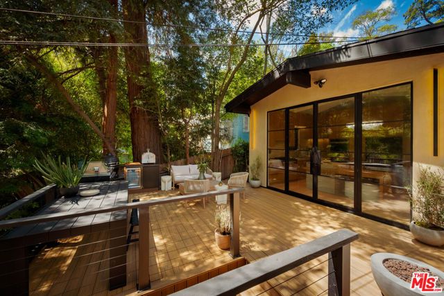 8631 Lookout Mountain Avenue, Los Angeles, CA 90046