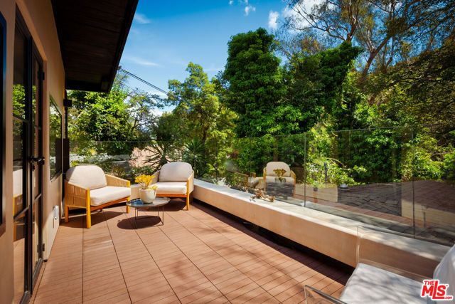 8631 Lookout Mountain Avenue, Los Angeles, CA 90046