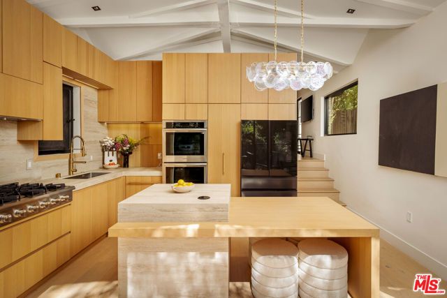 8631 Lookout Mountain Avenue, Los Angeles, CA 90046