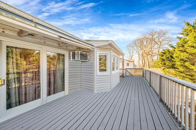 299 Seminole Street, Ronkonkoma, NY 11779