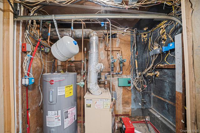 299 Seminole Street, Ronkonkoma, NY 11779