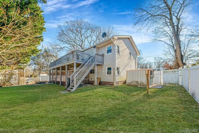 299 Seminole Street, Ronkonkoma, NY 11779