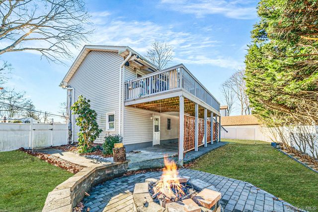 299 Seminole Street, Ronkonkoma, NY 11779