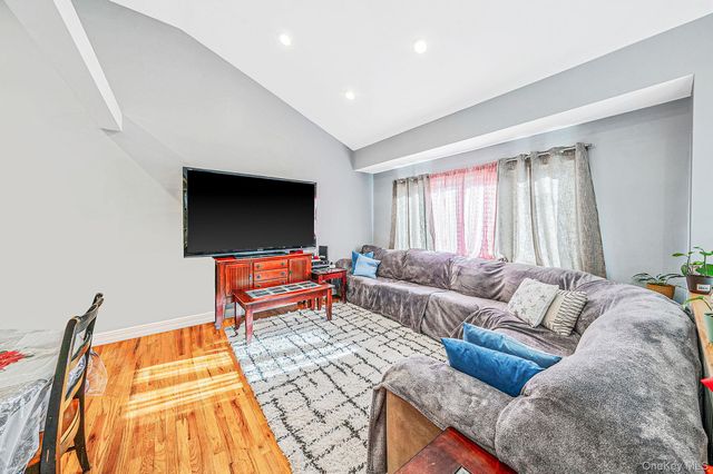 299 Seminole Street, Ronkonkoma, NY 11779