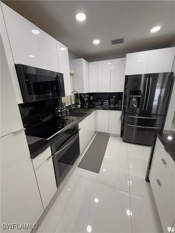 380 W 41st ST, Hialeah, FL 33182