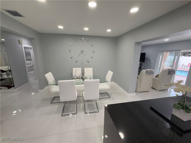 380 W 41st ST, Hialeah, FL 33182