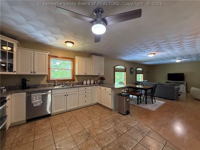 142 Fisher Ridge Road, Kenna, WV 25248