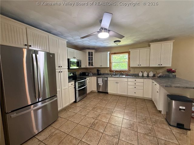142 Fisher Ridge Road, Kenna, WV 25248