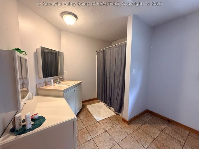 142 Fisher Ridge Road, Kenna, WV 25248