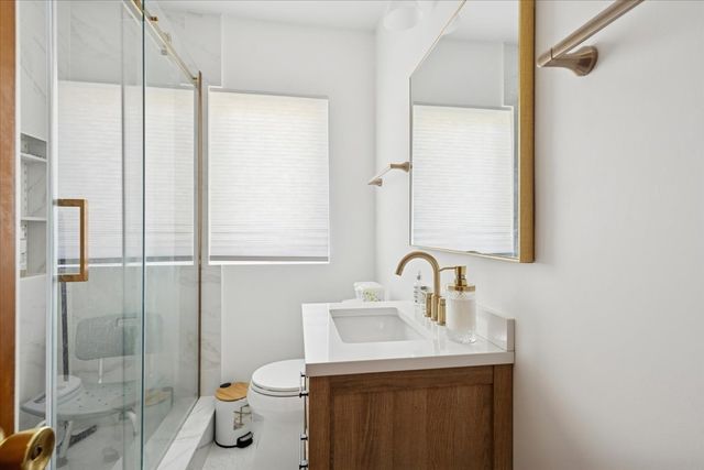 8106 N Harlem Avenue, Niles, IL 60714