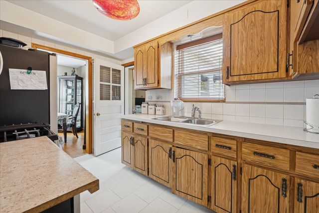 8106 N Harlem Avenue, Niles, IL 60714