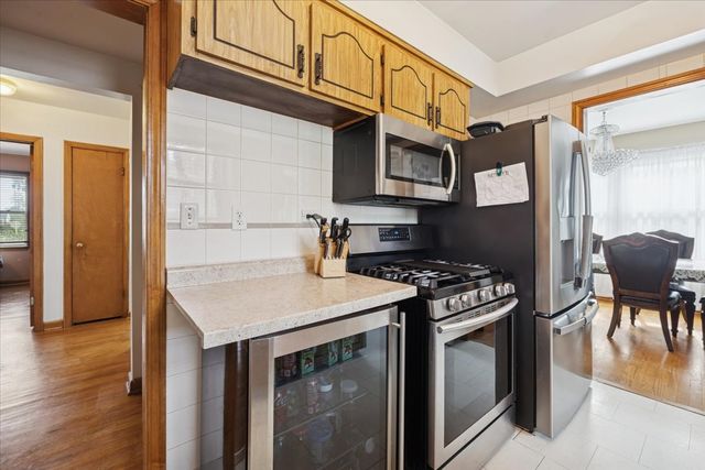 8106 N Harlem Avenue, Niles, IL 60714