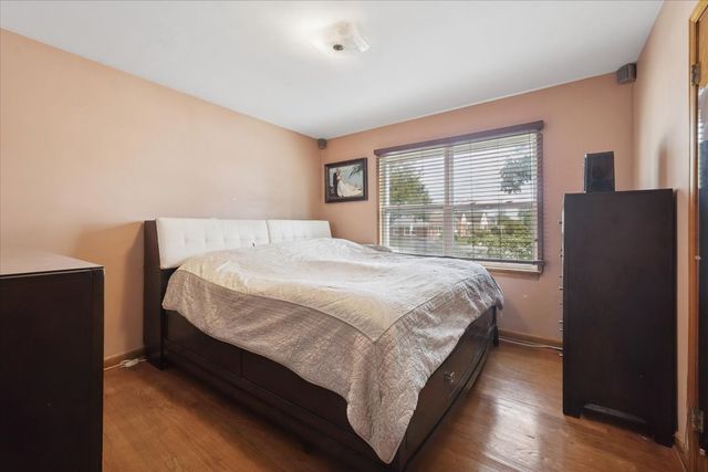 8106 N Harlem Avenue, Niles, IL 60714