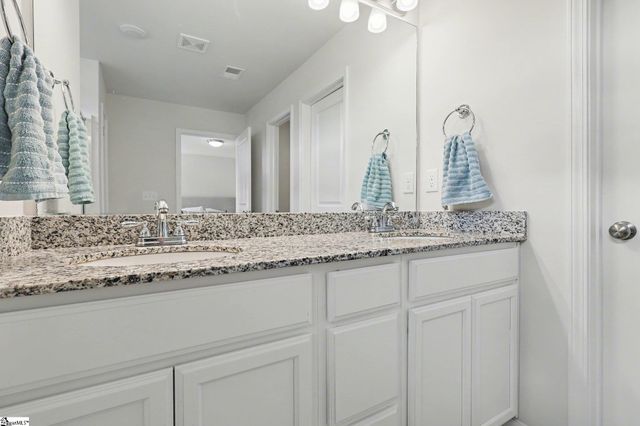 527 Baycraft Lane, Simpsonville, SC 29681