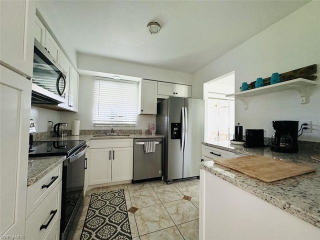 5229 Pocatella CT, Cape Coral, FL 33904