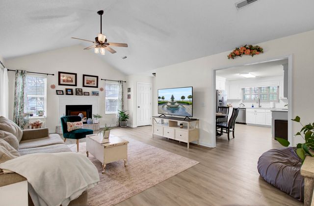 212 Thames Avenue, Summerville, SC 29485