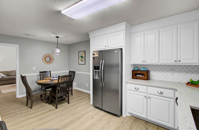 212 Thames Avenue, Summerville, SC 29485