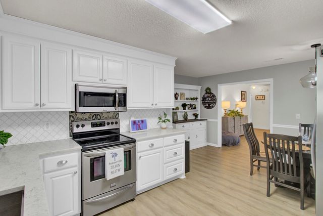 212 Thames Avenue, Summerville, SC 29485