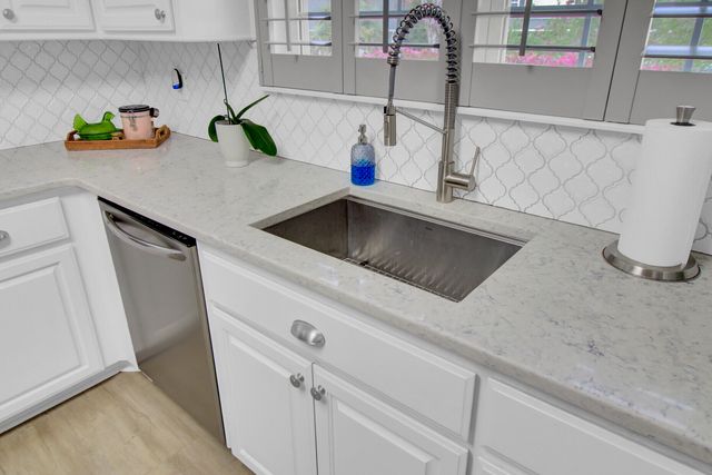 212 Thames Avenue, Summerville, SC 29485