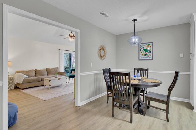 212 Thames Avenue, Summerville, SC 29485