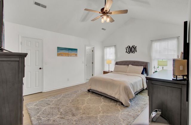 212 Thames Avenue, Summerville, SC 29485