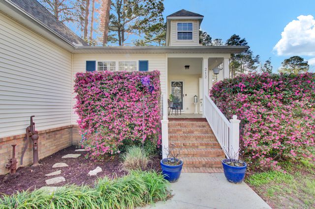 212 Thames Avenue, Summerville, SC 29485