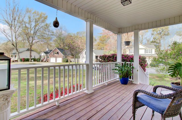 212 Thames Avenue, Summerville, SC 29485