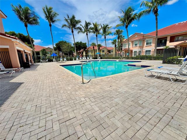 704 Belmont Ln 704, North Lauderdale, FL 33068