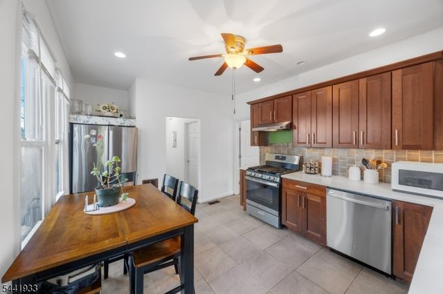 37 Harris St, Haledon Boro, NJ 07508